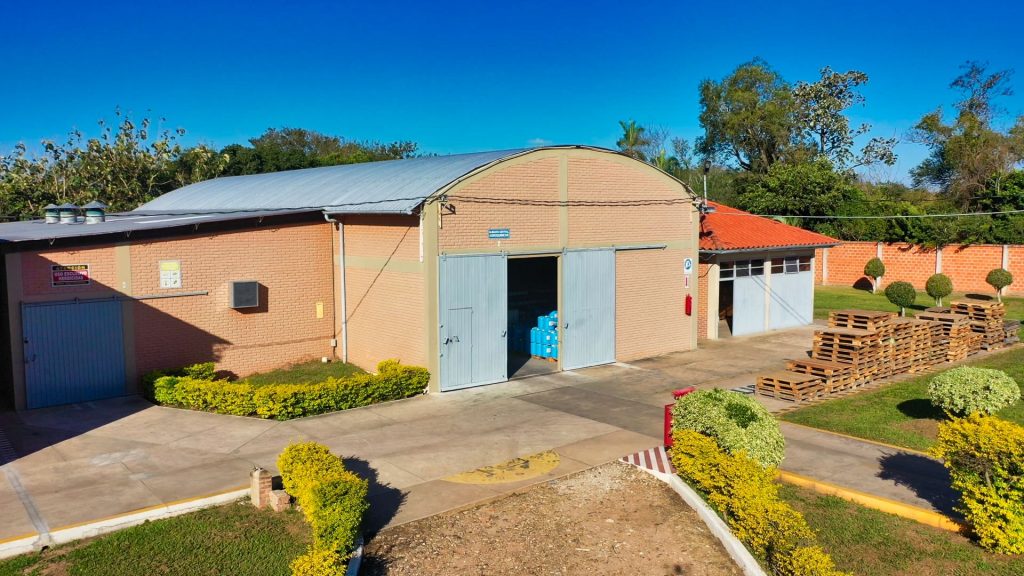 Foto del almacén trasero de Todo Agricola Boliviana.